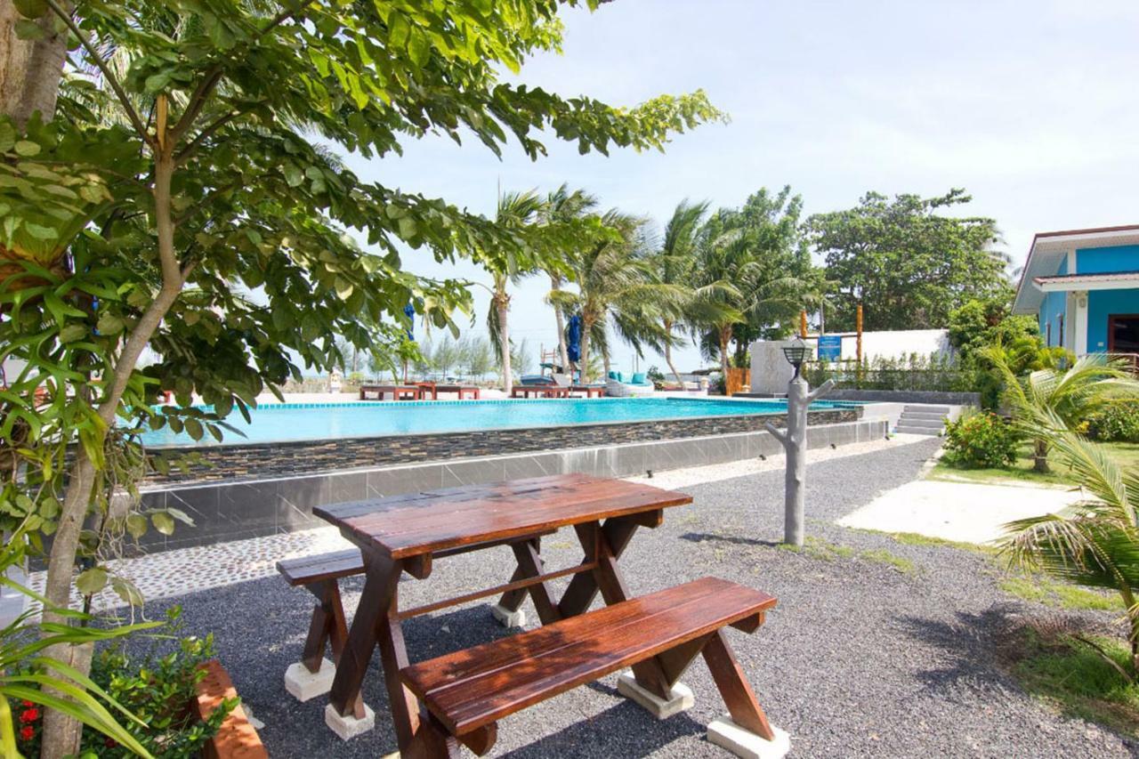 Breeze Bay Villa Wok Tum Exteriör bild
